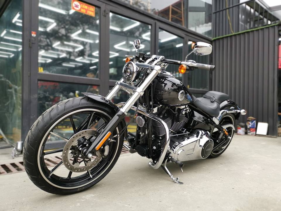 Harley Davidson Softail Breakout 2015 01294