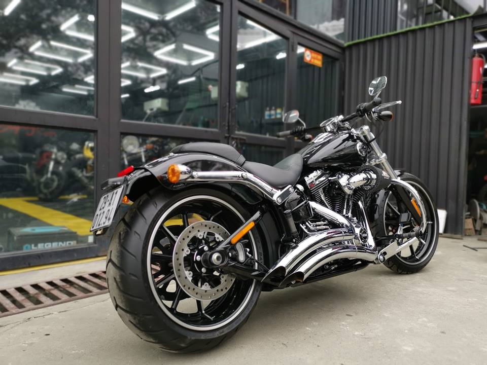 Harley Davidson Softail Breakout 2015 01294