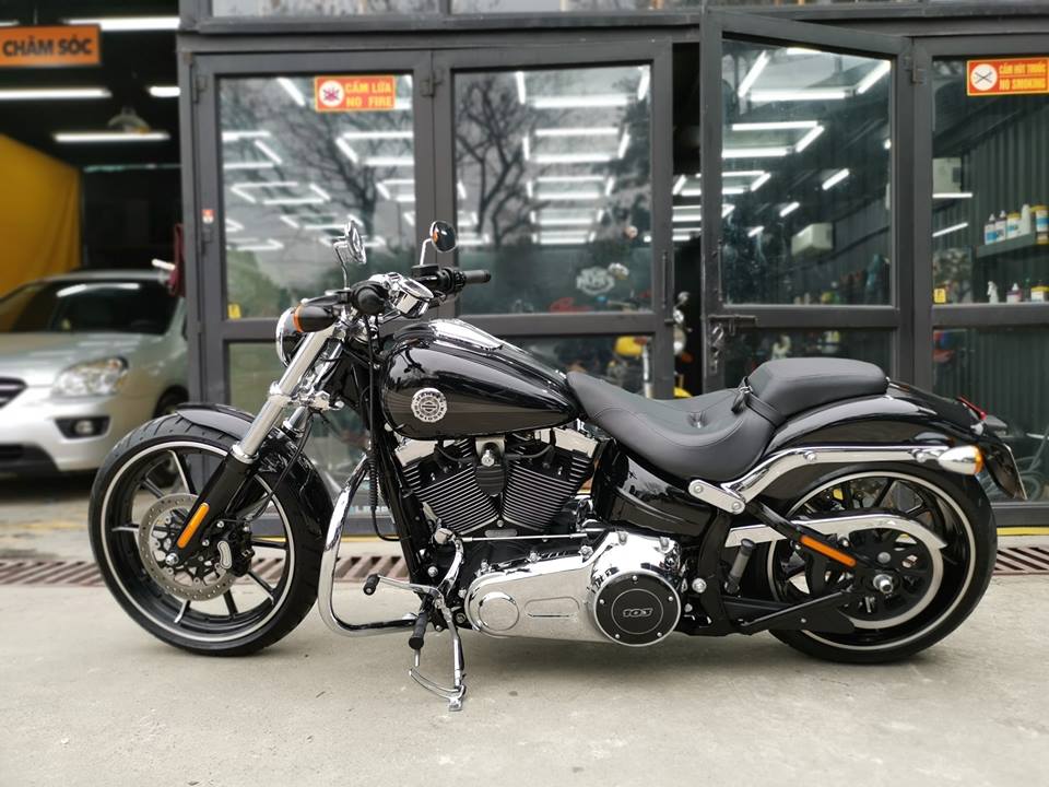 Harley Davidson Softail Breakout 2015 01294