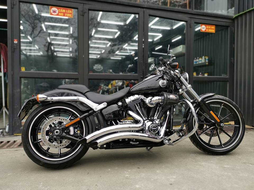 Harley Davidson Softail Breakout 2015 01294