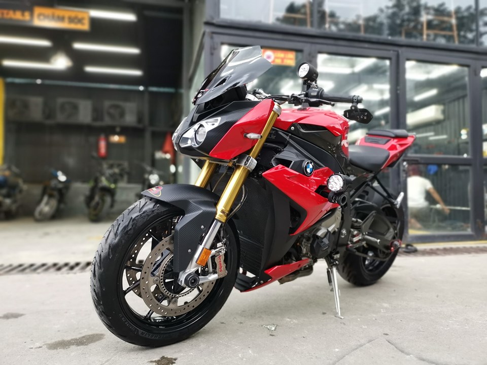 BMW S1000R Red