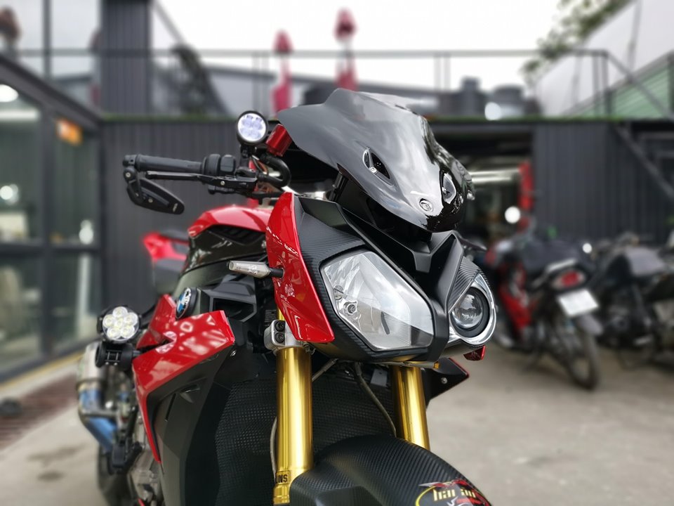BMW S1000R Red