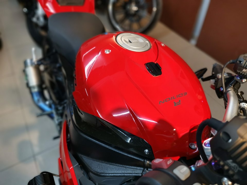 BMW S1000R Red